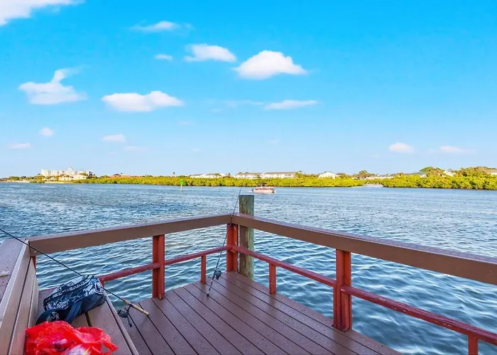Charming Condo On Indian Shore Beach