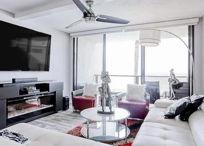 Panoramic Penthouse Above Clearwater Beach