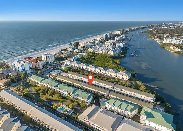 Charming Condo On Indian Shore Beach