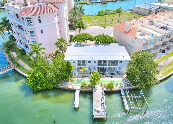Bay Watch #3 ➠ Waterfront Views • 10-Min Walk To Beach • Free Parking