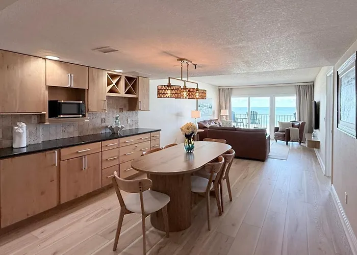 Gulf-Front 3Br With Huge Balcony, Pool And Private Garage