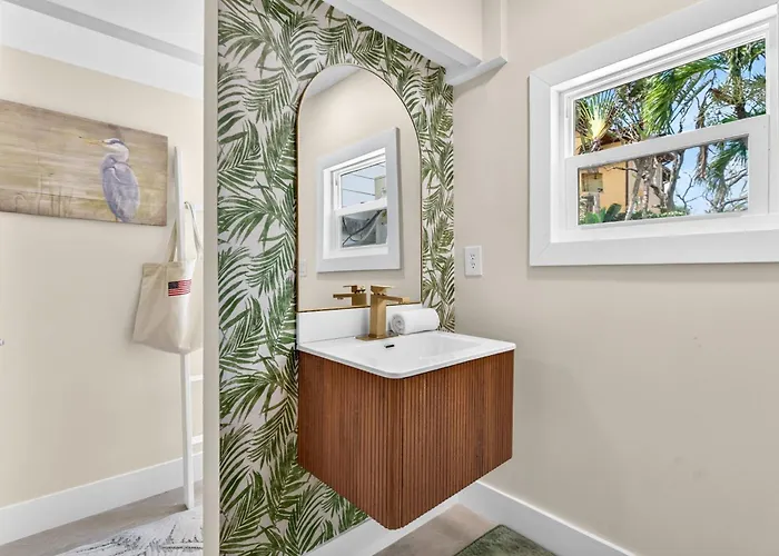 Caladesi Oasis Beautiful Coastal Home In North Clearwater Beach