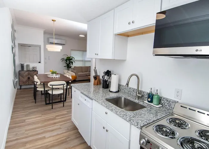 Coastal Stay • Private Yard + Grill & Games