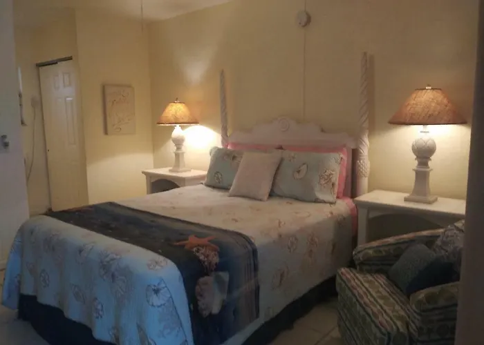 Surfside Cabanas/Siesta Motel