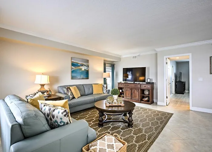 Bayfront Clearwater Beach Condo W/ Pool Access!