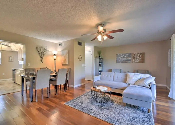 Pool Access & Kayaks: Indian Shores Townhome